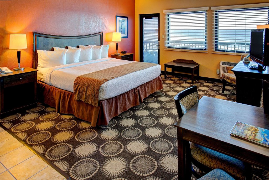 Фото Best Western New Smyrna Beach Hotel & Suites