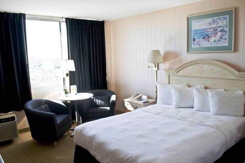 Фото Meadowlands View Hotel