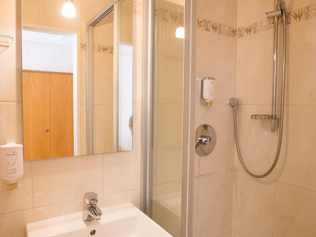 Фото Hotel-Gasthof Goldener Greifen