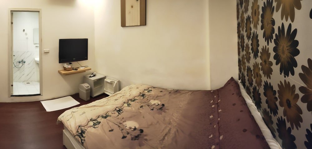 Фото Come and Play Guesthouse