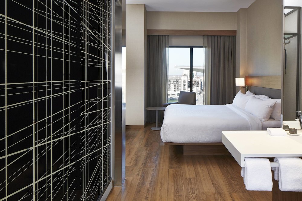 Фото Ac Hotel by Marriott Minneapolis Downtown