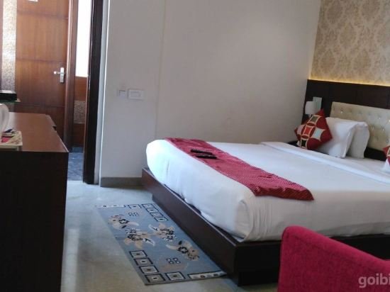 Фото Hotel Taj Heights