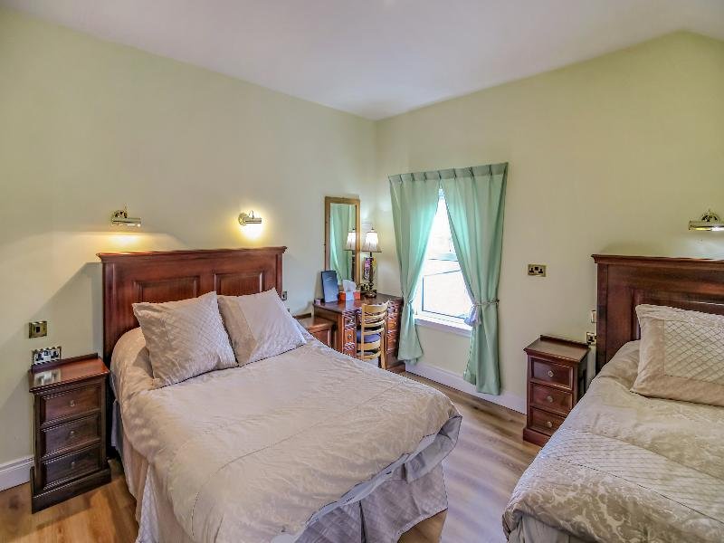 Фото Oyo Avenue House