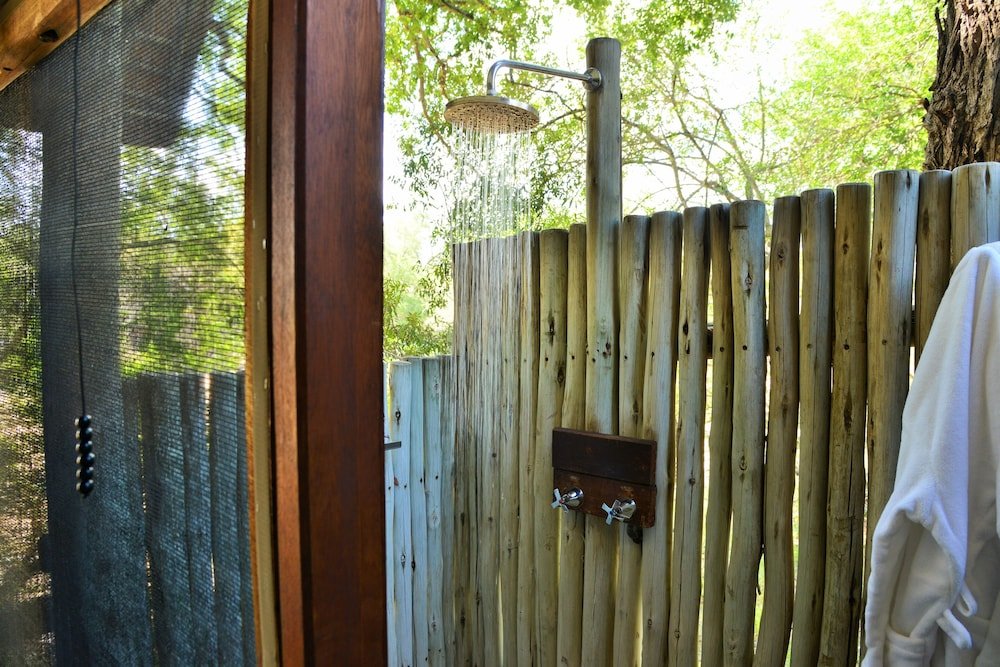 Фото Rhino Walking Safaris