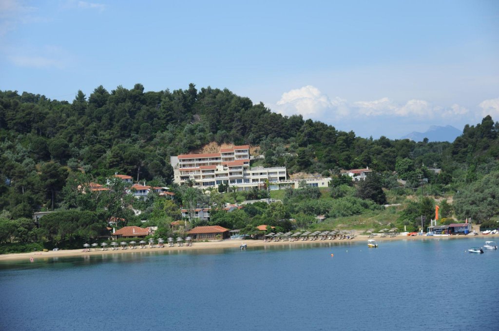 Фото отеля 2