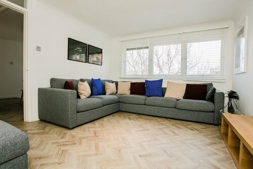 Жильё посуточно Bright & Modern 2 Bedroom Flat W/balcony - Whitechapel! в Лондоне