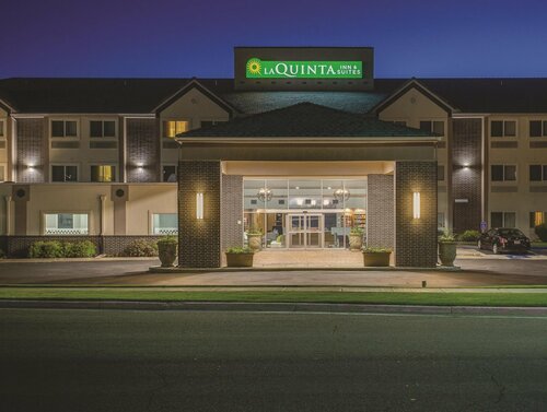 Гостиница La Quinta Inn & Suites by Wyndham Logan