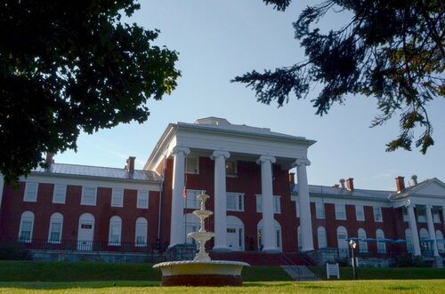 Гостиница The Blackburn Inn and Conference Center в Стаунтоне