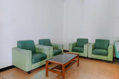 Гостиница Hotel Taman Indah в Мадиуне