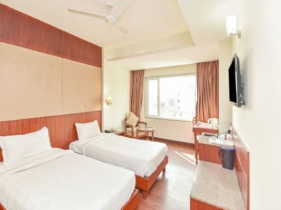 Фото L N Marriott Hotel