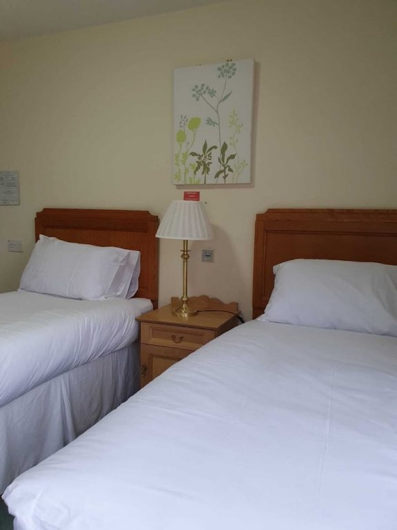 Фото West End Hotel