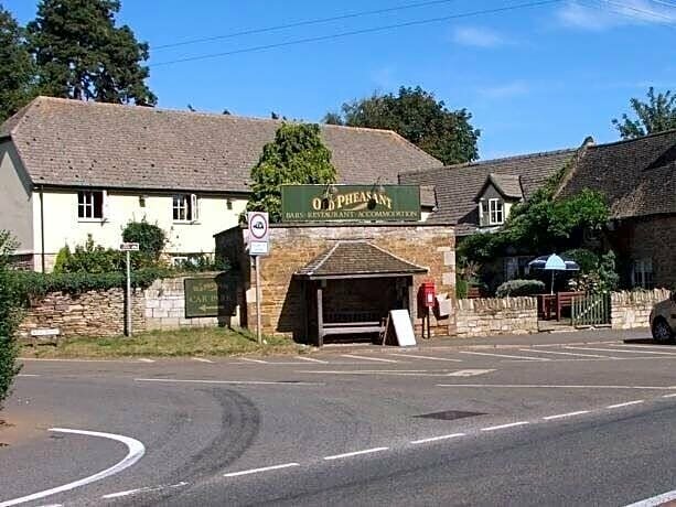 Hotel The Old Pheasant Hotel, England, photo