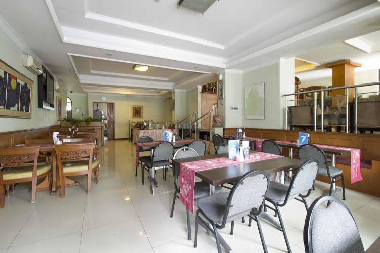 Фото RedDoorz near Cihampelas Walk