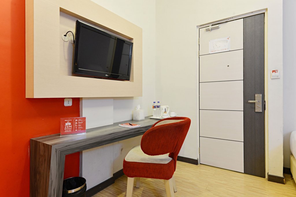 Фото RedDoorz near Cihampelas Walk