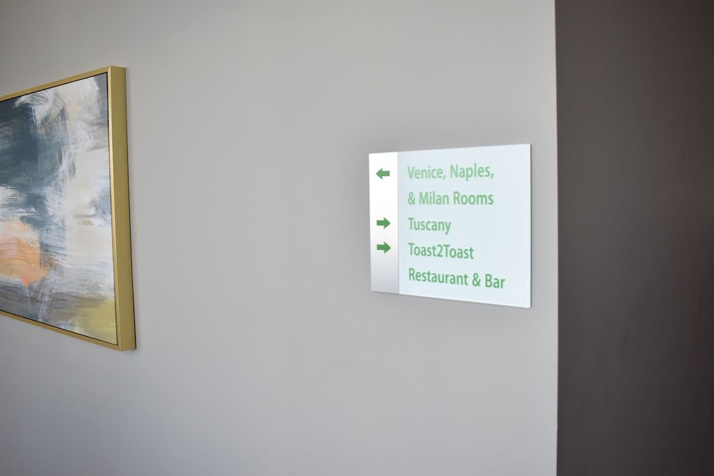 Фото Holiday Inn Kansas City - Northeast, an Ihg Hotel