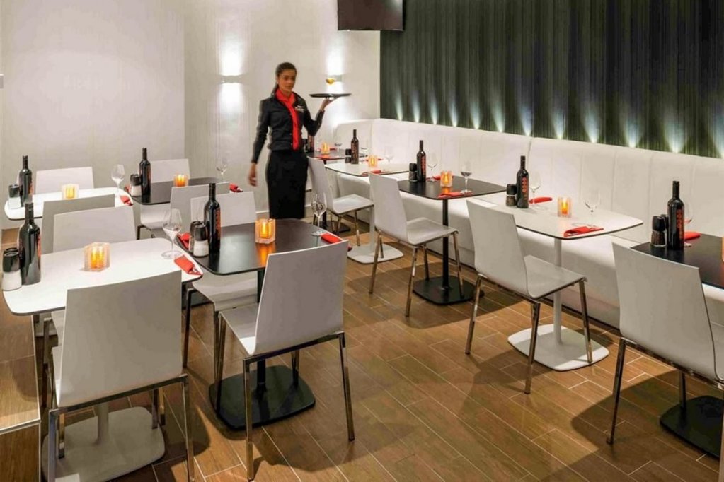 Фото Ibis Styles Amsterdam Central Station