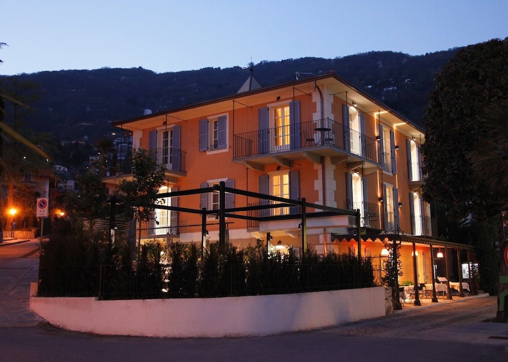 Фото отеля 1