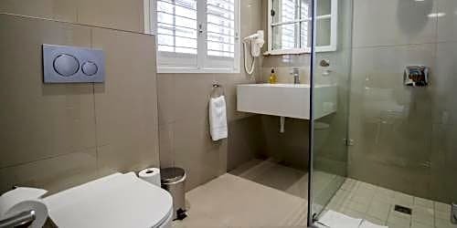 Фото The Charles Cafe & Rooms