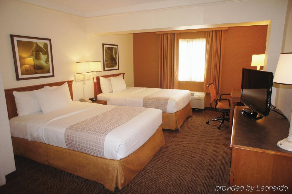 Фото La Quinta Inn by Wyndham Austin Capitol Downtown