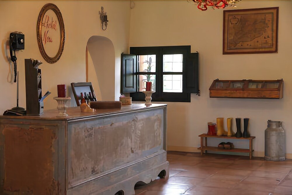 Фото Hostal Nou de Crespià