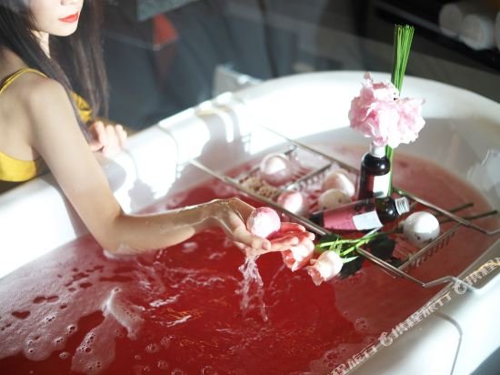 Фото Renaissance Beijing Capital Hotel