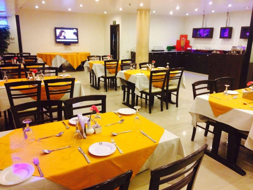 Фото Hotel Rockland Panchsheel Enclave