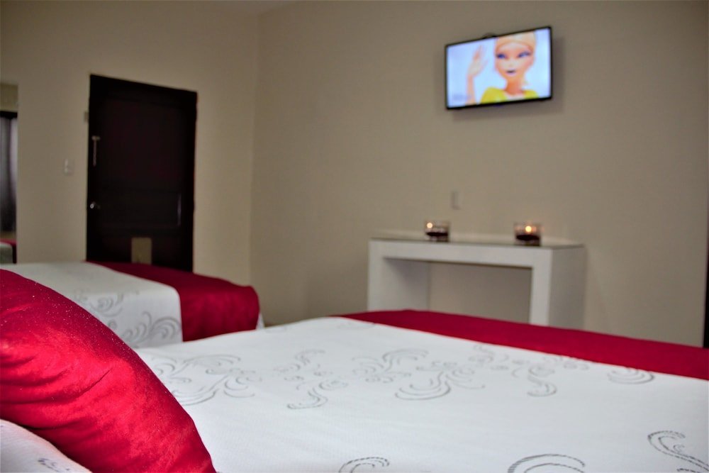 Фото отеля 2