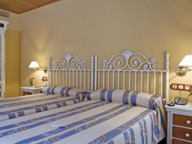 Гостиница Hotel Cortijo La Reina в Малаге