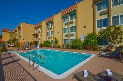 Гостиница Best Western Plus South Bay Hotel