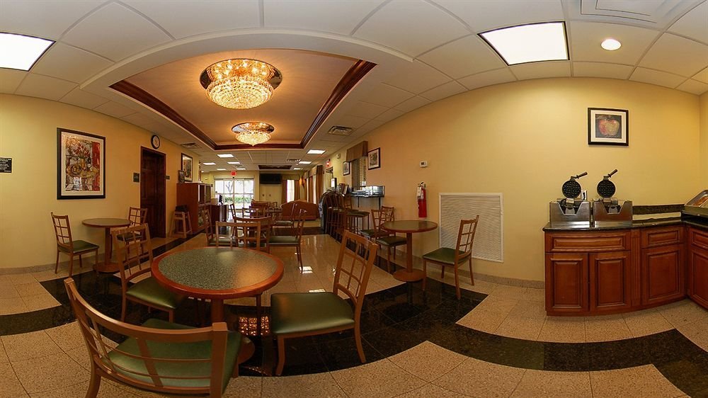 Фото Quality Inn Airport - Cruise Port