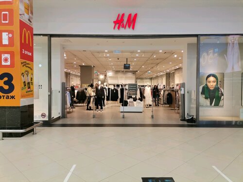 h&m lippo mall puri