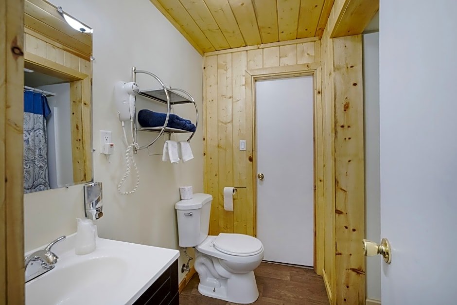 Фото Sleepy Hollow Cabins and Hotel