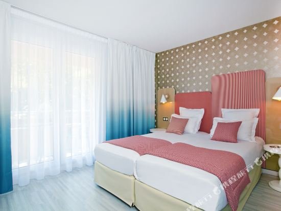 Фото Nice Promenade Residhome Aparthotel