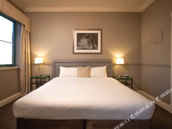 Фото Majestic Tynte Street Hotel