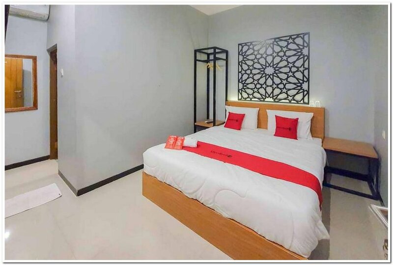 Гостиница RedDoorz @ Manukan Surabaya в Сурабае