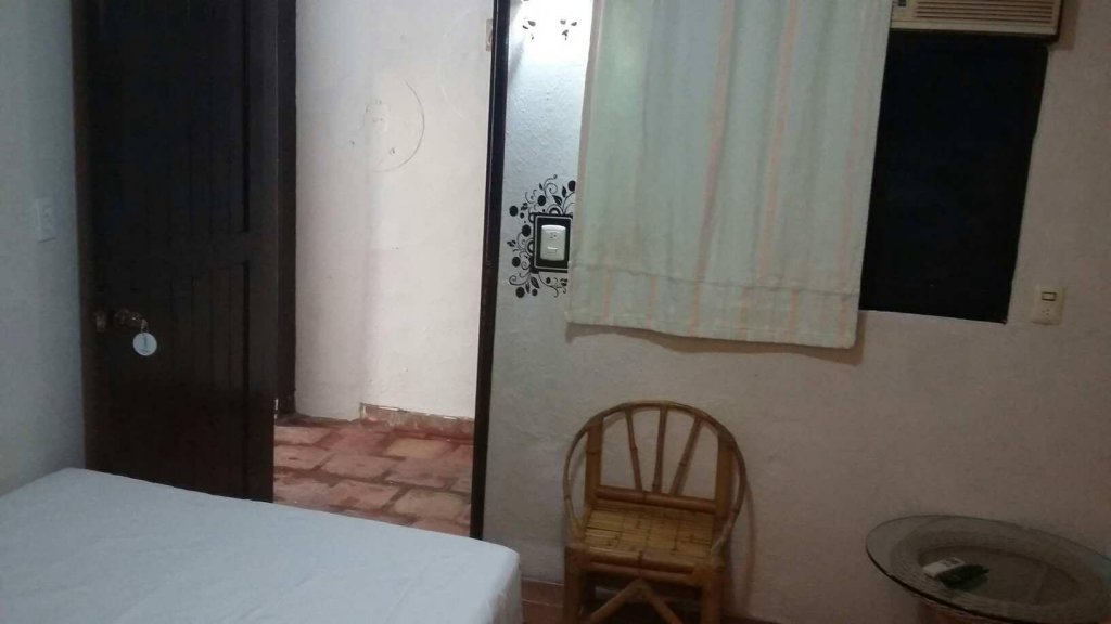 Фото Moonshine Hotel