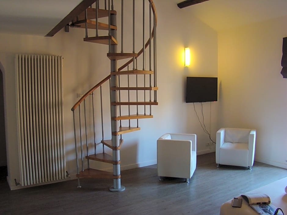 Фото Navona Rooms with Hot Tub