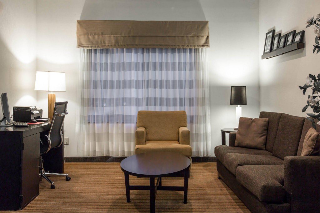 Фото Rodeway Inn At Six Flags