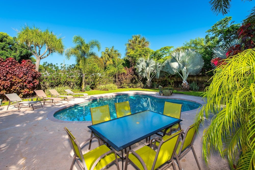 Фото Lush Oasis Home - 2 Br home by RedAwning