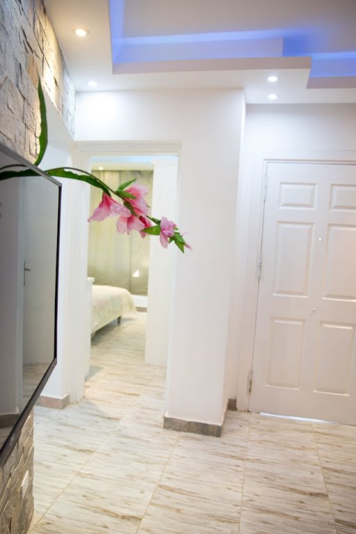 Фото One Bedroom Apart Deep Purple by Pool