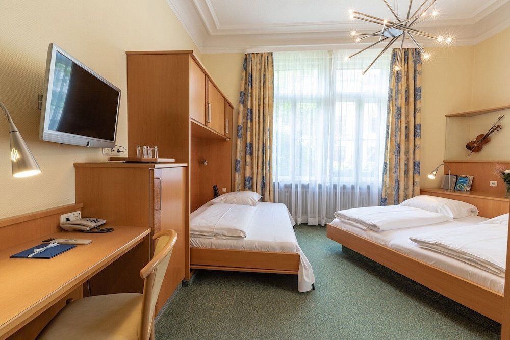 Фото отеля 2