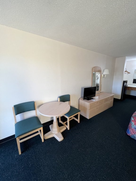 Фото Garden Inn & Suites