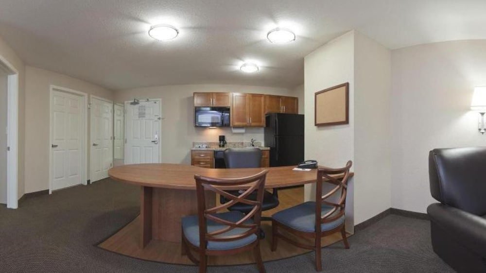 Фото Candlewood Suites Indianapolis East, an Ihg Hotel