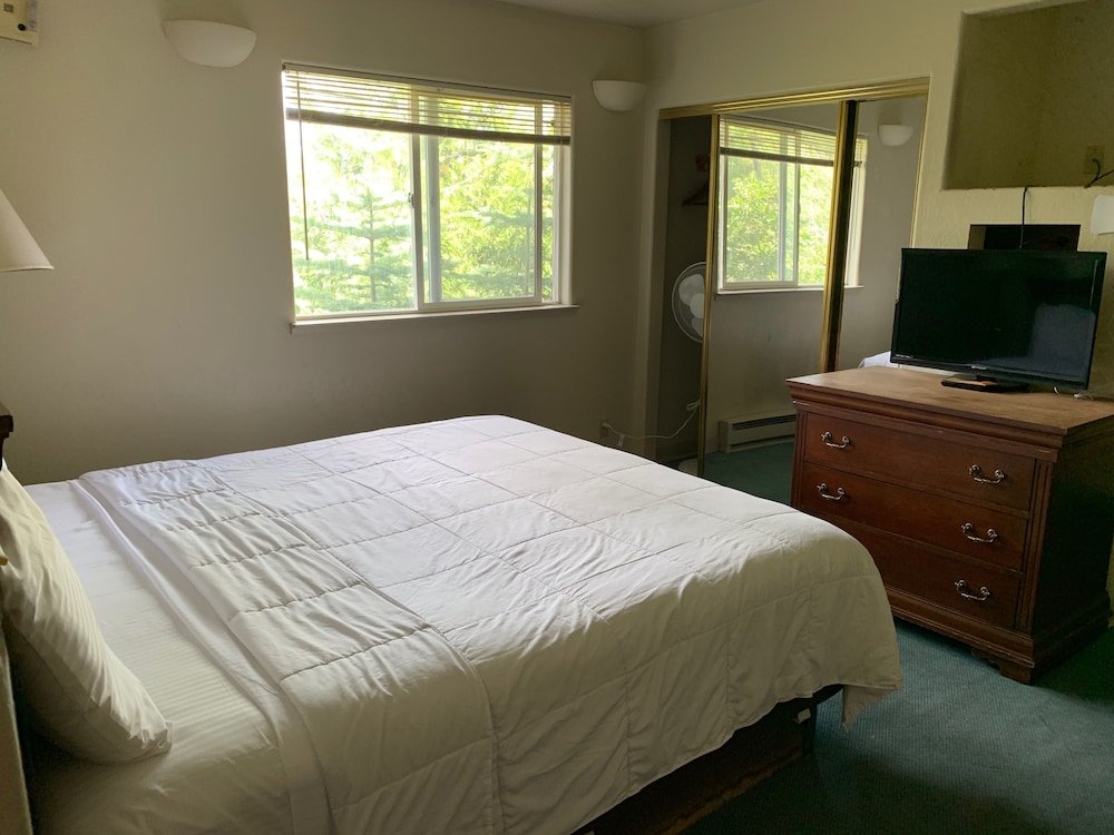 Фото The Inn at Boatworks