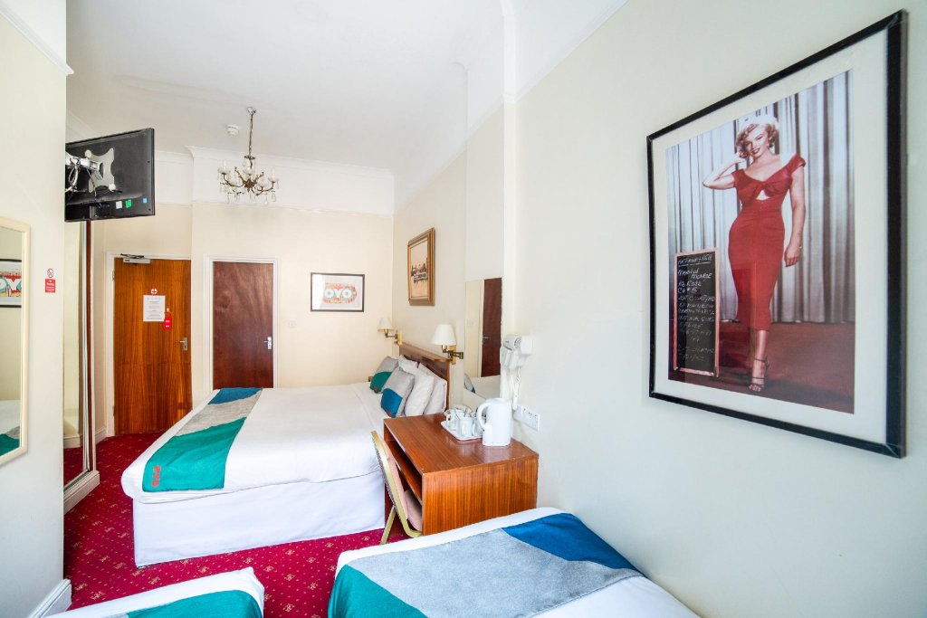 Фото St Georges Hotel Pimlico