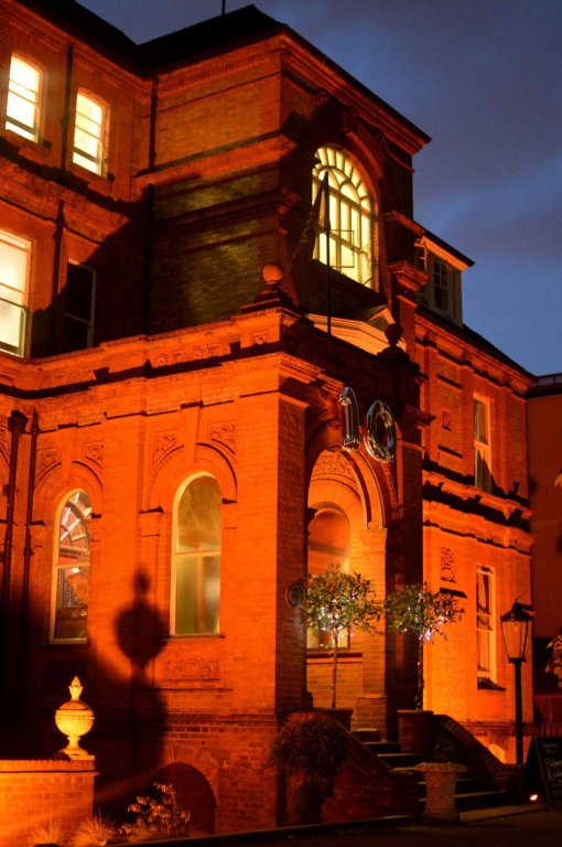 Фото Palmers Lodge Swiss Cottage