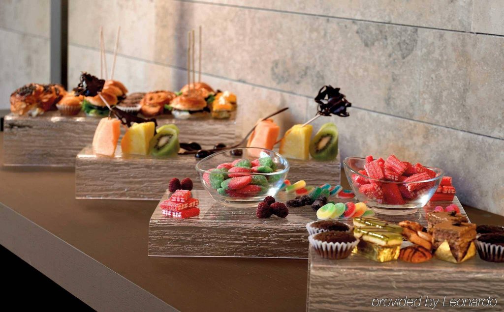 Фото Novotel Barcelona City