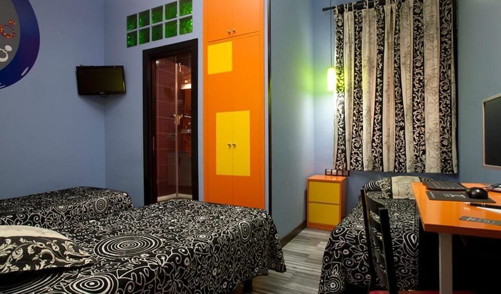 Фото Jc Rooms Santa Ana