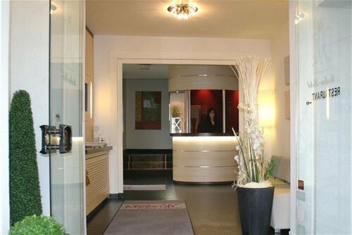 Внешний вид отеля Hotel Merkur в Баден-Бадене, фото 3