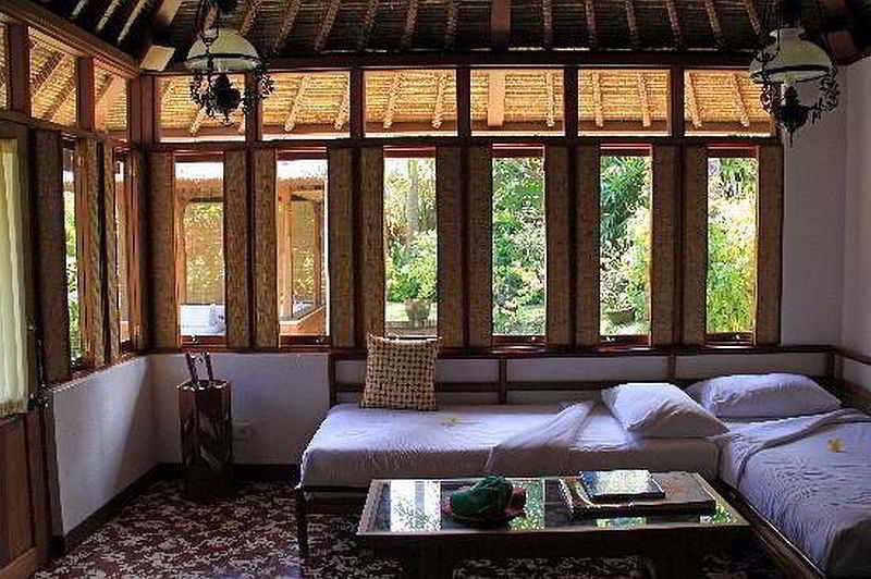 Фото Tandjung Sari Hotel